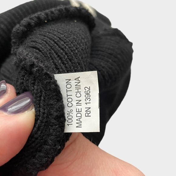 Brandy Melville Black LA Bones Beanie - Picture 4 of 5